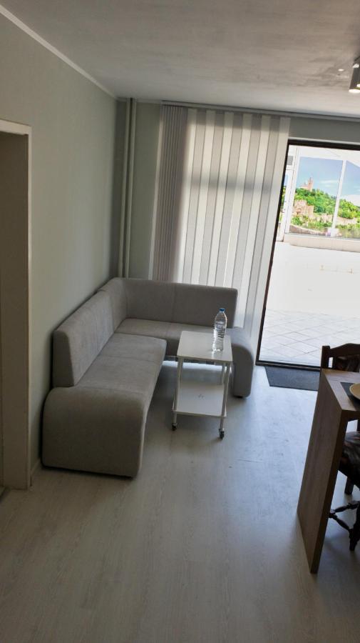 Cozy Studio Near The Park With Huge Verandah. ヴェリコ・タルノヴォ エクステリア 写真